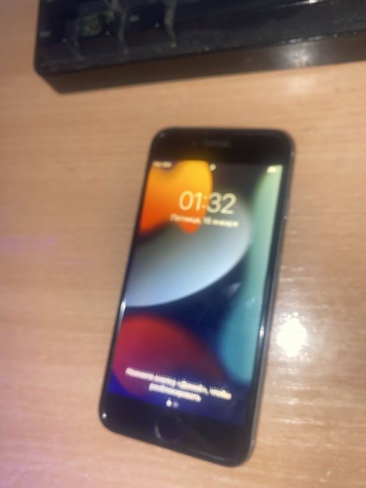 Продам айфон 8 и айфон 6с