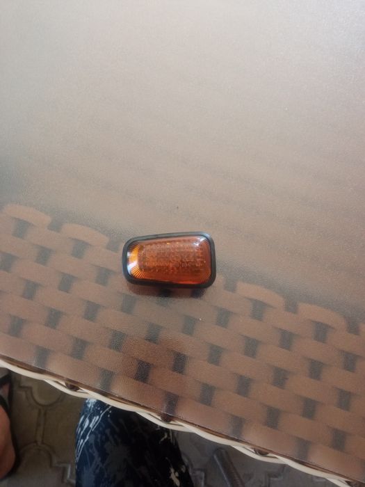 Продаются новые оригинальные поворотники от MB 100 микроавтобус