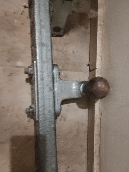 Продам фаркоп металлический