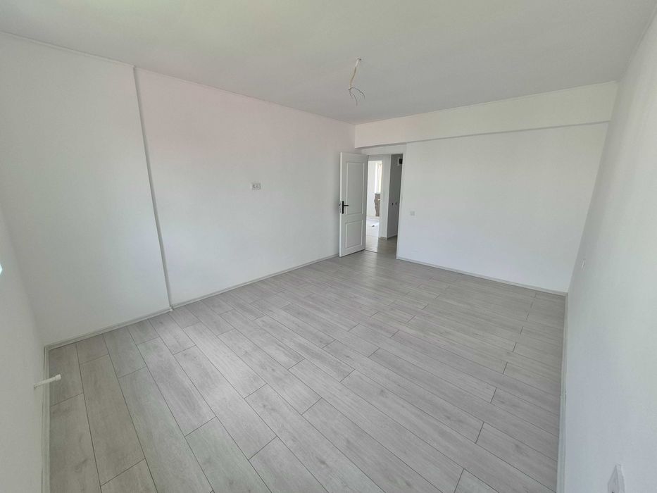 Vanzare vila cu 4 camere,2 bai,mansarda  locuibila 40 mp,curte 240 mp - cash,credit,apartament+diferenta