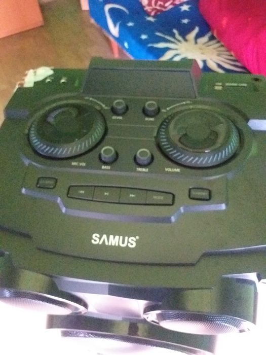 Vand boxa noua samus fiesta 12 100w reali