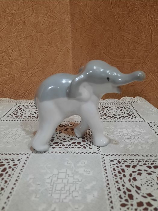 Фарфоровая фигурка "Слоник" , Ленинградская Артель "Прогресс". В идеал