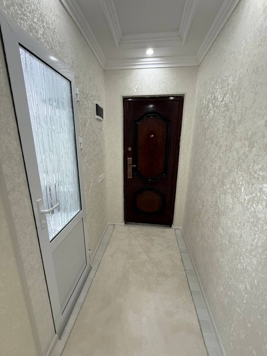 Срочно продаётся 2х-комнатная квартира переделанная на 3