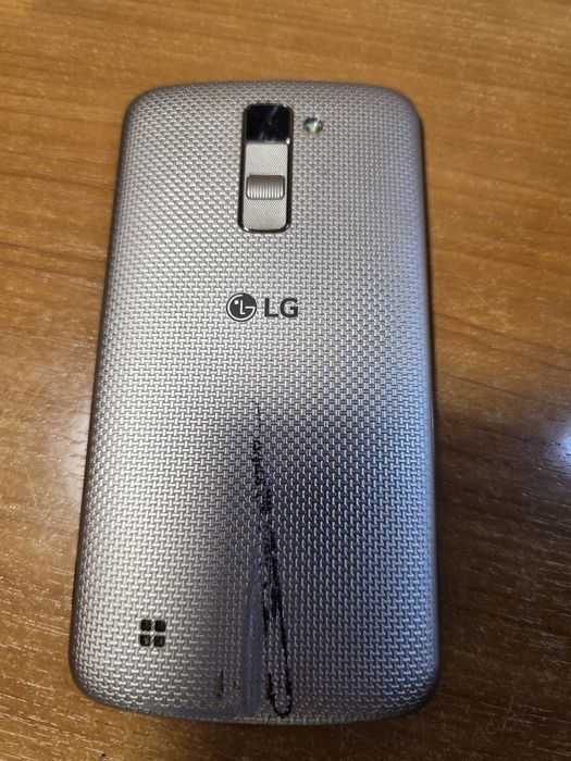 Продам два телефон айфон 5s. И LG