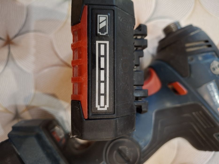 Винтоверт  ударен BOSCH GDR 18V-200C