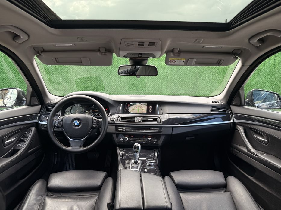Bmw seria 5 facelift // 2016 // 3 butoane // Trapă // Distronic+