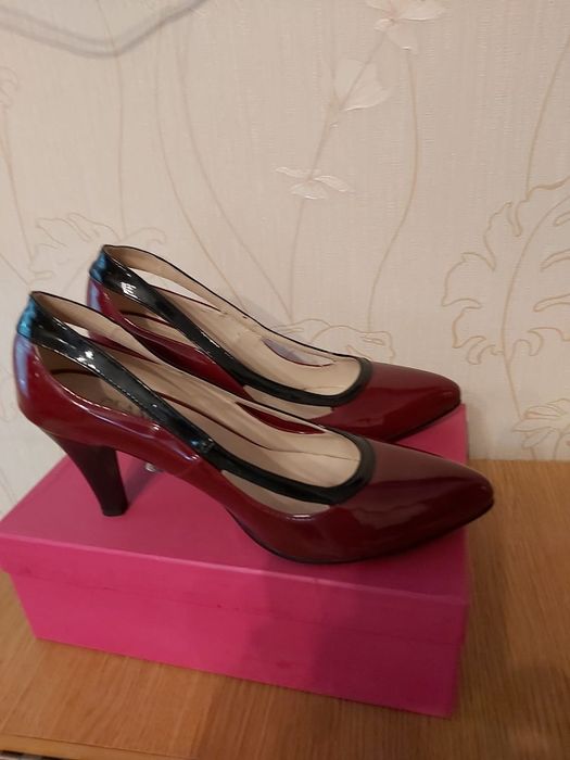 Туфли на каблуке