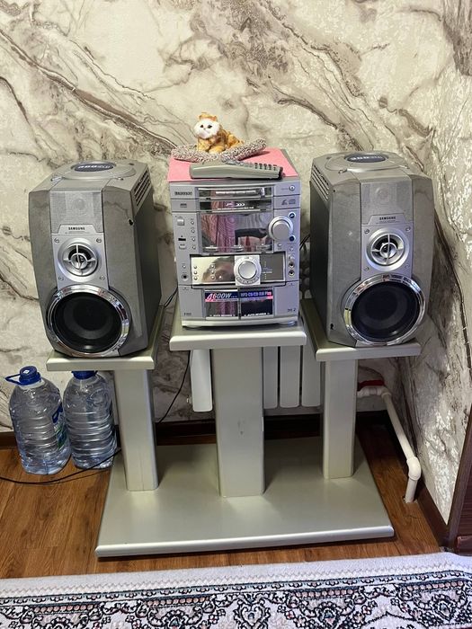 Muzikalniy sntir sotiladi samsung