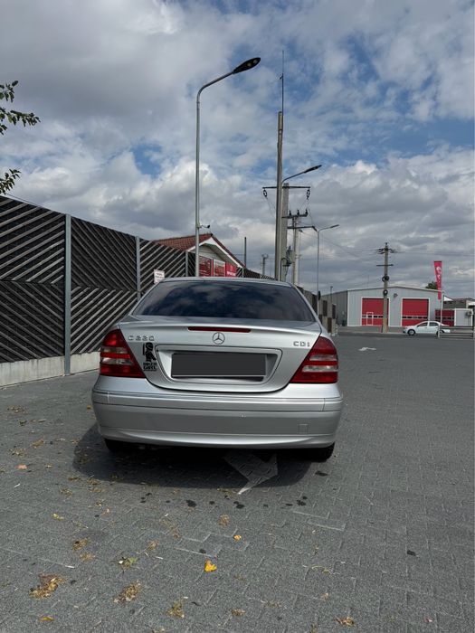 MERCEDES-BENZ C-Class 2005 — imagine 4