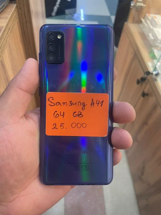 Продам  Samsung A41  4/64  NFC