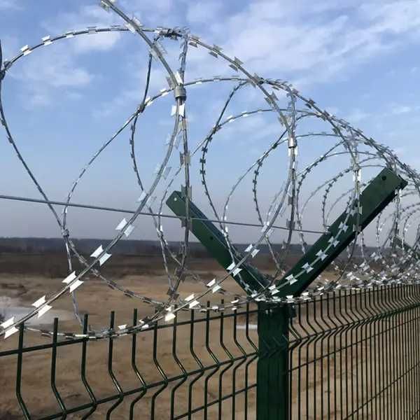 Колючая проволока оцинкованная /Доставка/оптом и в розницу