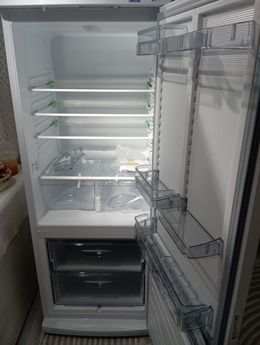 Продам холодильник