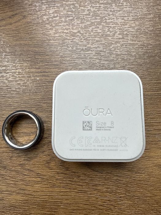 Oura кольцо срочно продам 8 размер