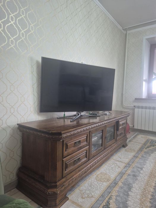 Продам тумбу под телевизор
