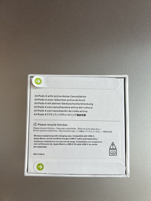 Vand casti AirPods 4 sigilate