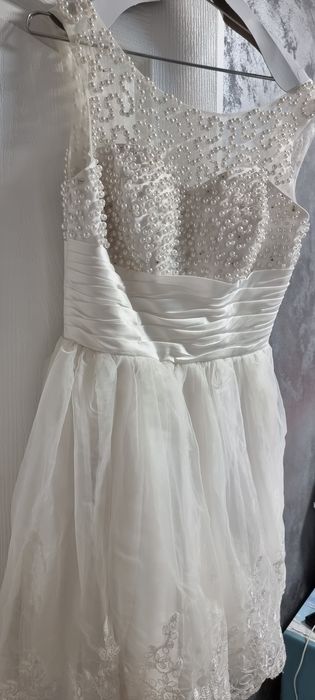 Rochie alba de ocazie