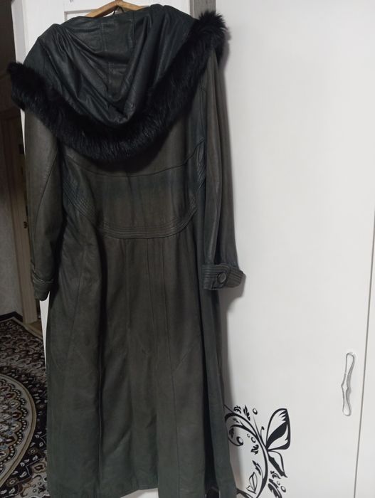 Продам кожаный плащ