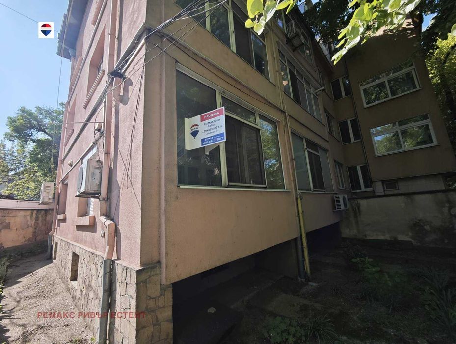 Тристаен апартамент с паркомясто за продажба кв. Хъшове