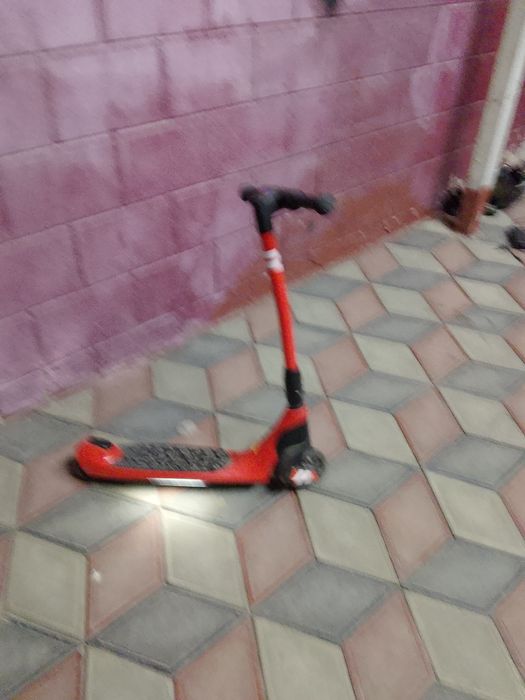 Продам детский электросамокат