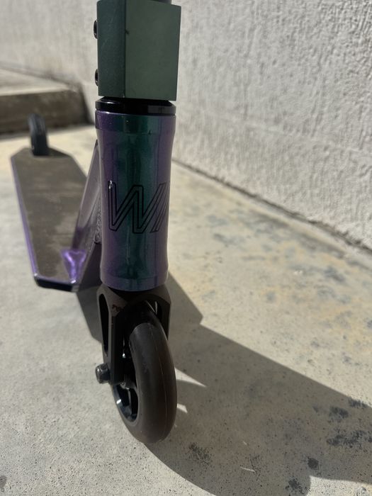 Trotinata freestyle whip Champ