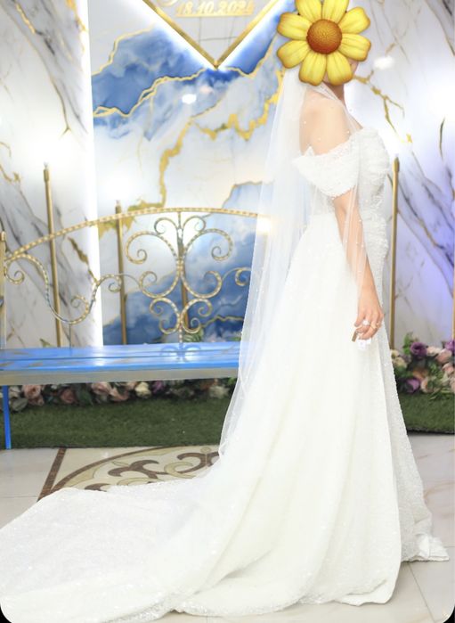 Свадебное платье с бисером.