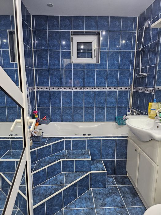 Vand apartament 3 camere Ansamblul Peco