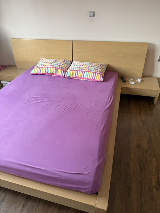 Спалня с нощни шкафчета