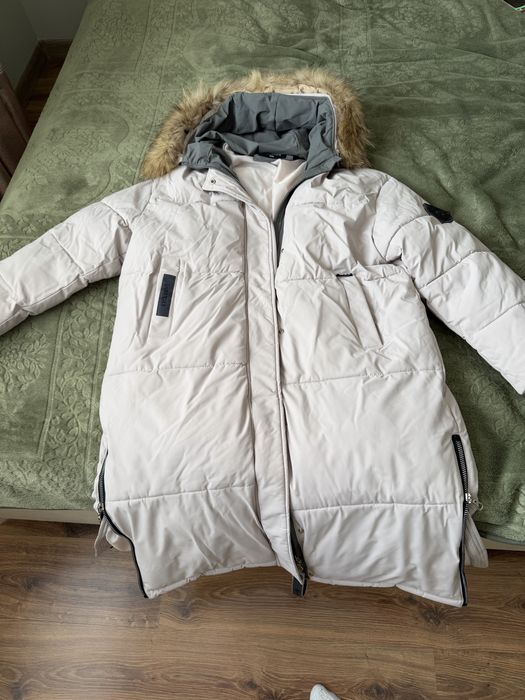 Продам куртку 10000 тг