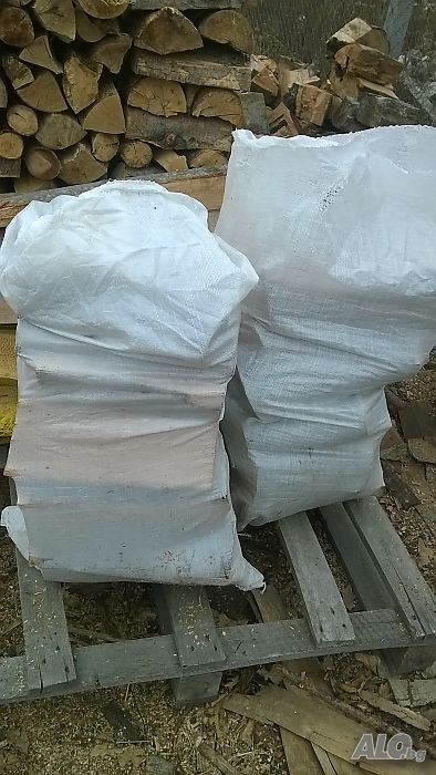 Сухи дърва в чували – доставка / Велинград