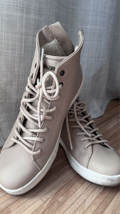 Ботинки утепленные 37