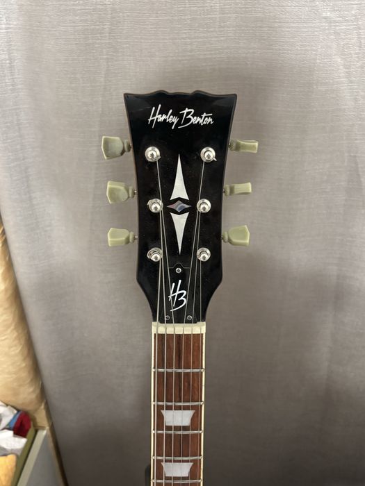 Электрогитара hb с комбиком торг есть