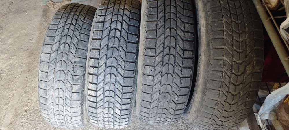 Комплект резины R15 на Джип