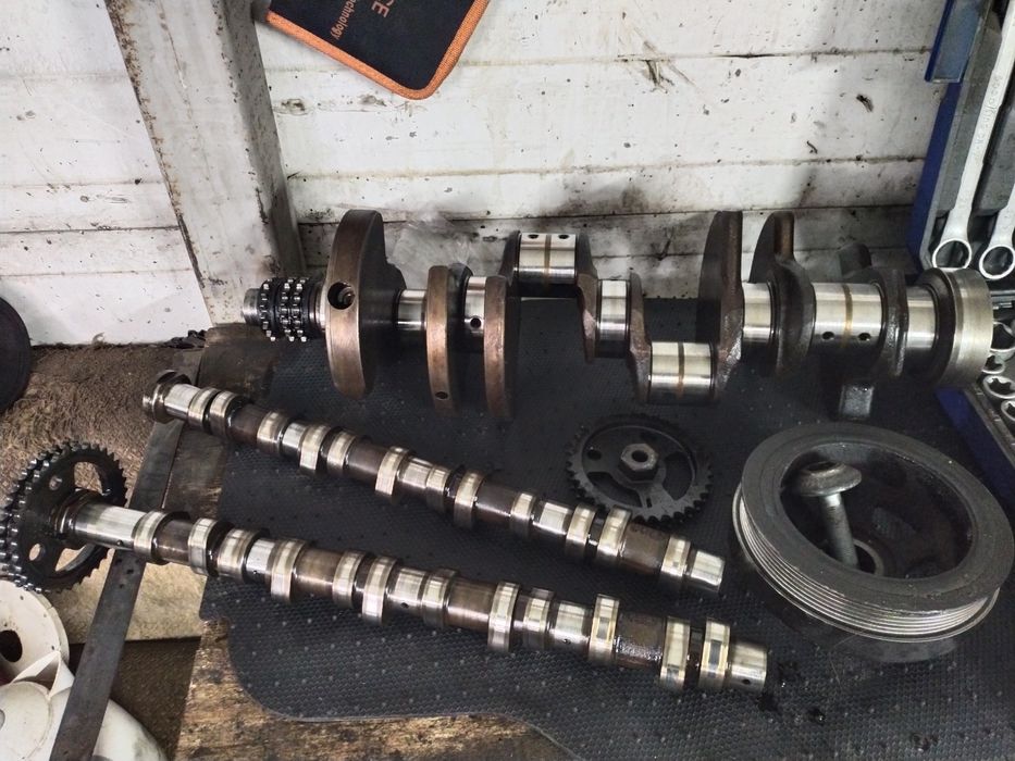 Продам коленвал распредвал все в комплекте