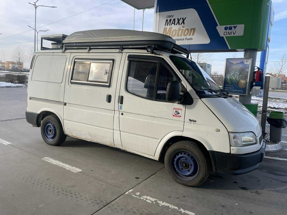 Бус за диво къмпингуване