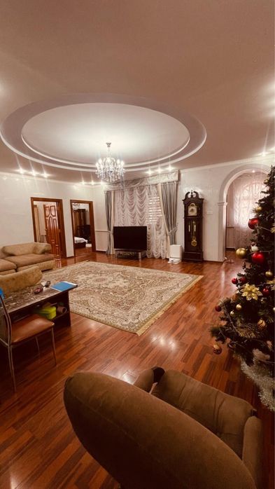 Продажа коттеджа в элитном районе