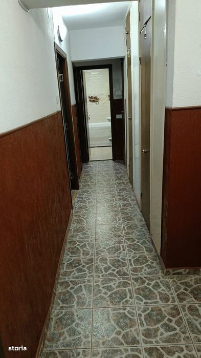 Inchiriez 3 camere Grivitei pet friendly cu parcare
