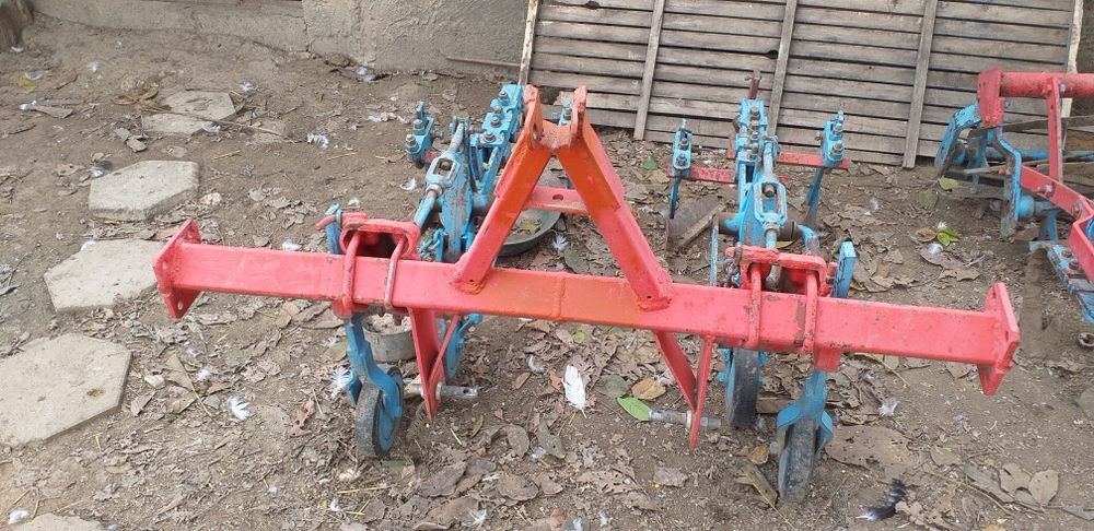 Окопнни култиватори за малък трактор готови за работа