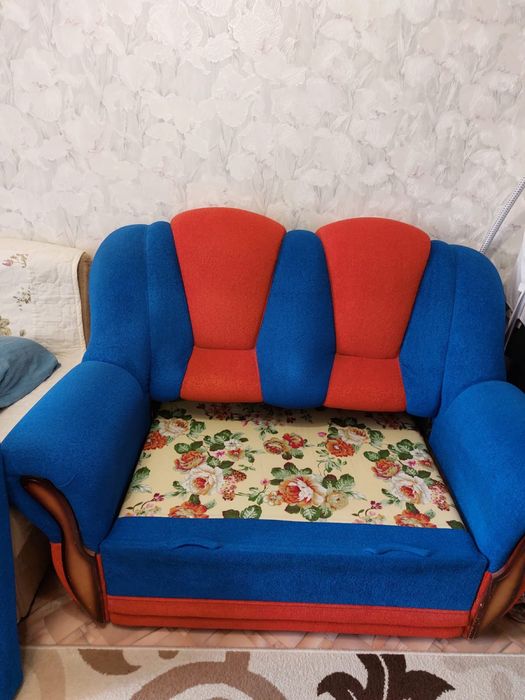 Диван маленьки с отделом для хранения