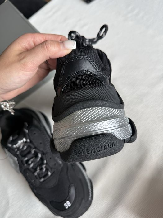 Balenciaga triple s ЧИСТО НОВИ (38)