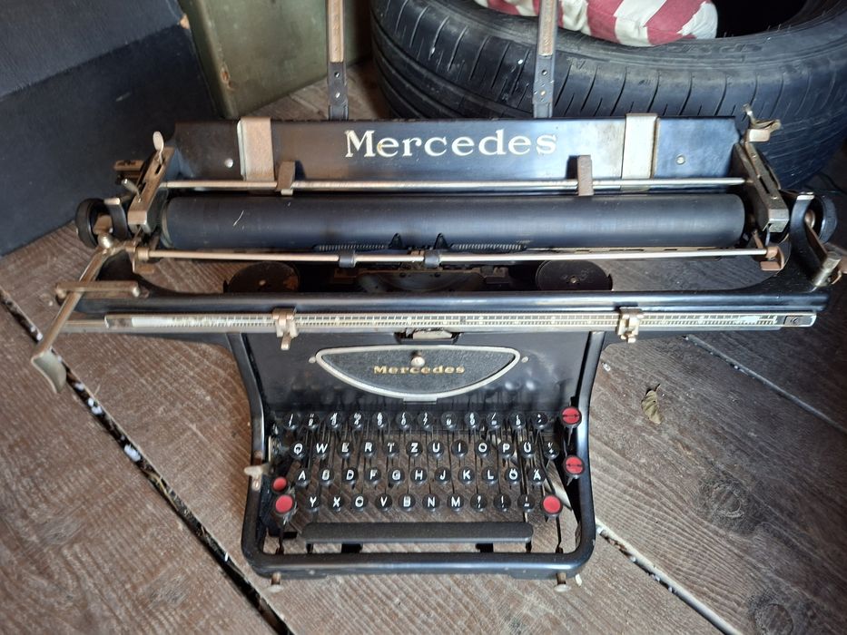 Masina de scris veche Mercedes