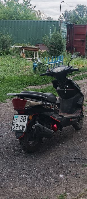 Продам скутер на учёте 150 сс
