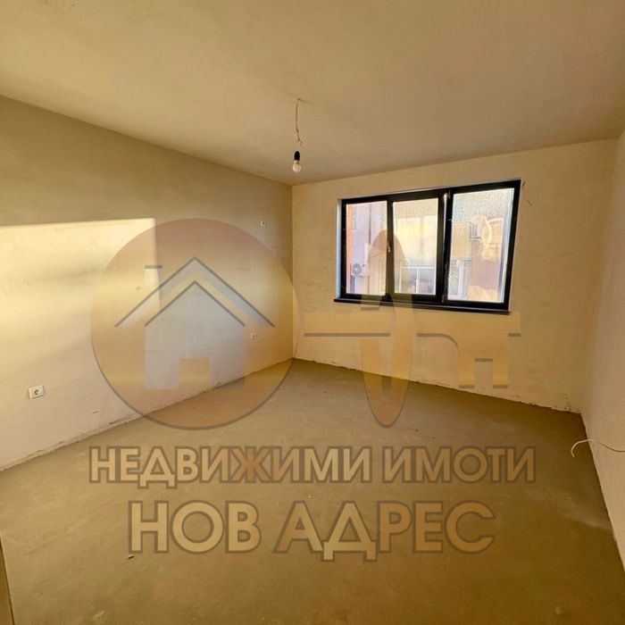 Продава се Тристаен апартамент в Търговище, Център - 110 кв.м за 1094 €/кв.м - Снимка #4