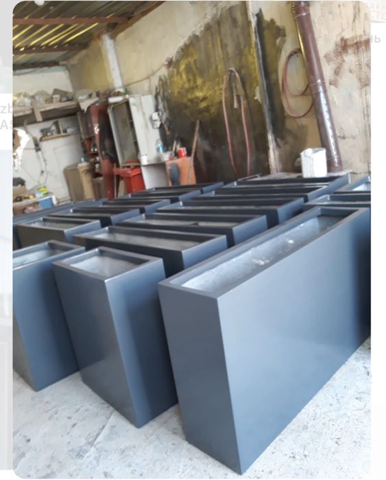 Кашпо вазоны из бетона с логотипом компании Кашпо гул туваклари