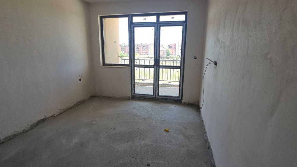 Продава се Четиристаен апартамент в Пловдив, Остромила - 144 кв.м за 1292 €/кв.м - Снимка #7