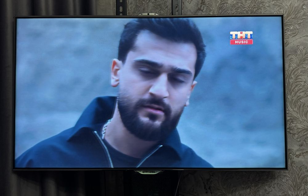 Продам смарт телевизор Самсунг.