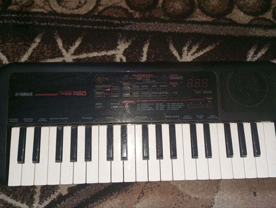 Elektro pianino yamaha pss aso
