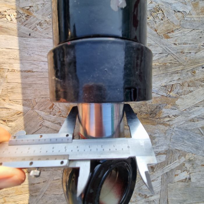 Cilindru hidraulic lungime 900 mm deschide 600 mm tija 50 mm grosime d