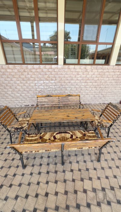 Skamekali stol kreslo.