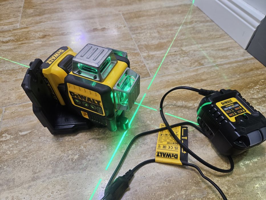 Laser 360 Dewalt Impecabil DCE089G