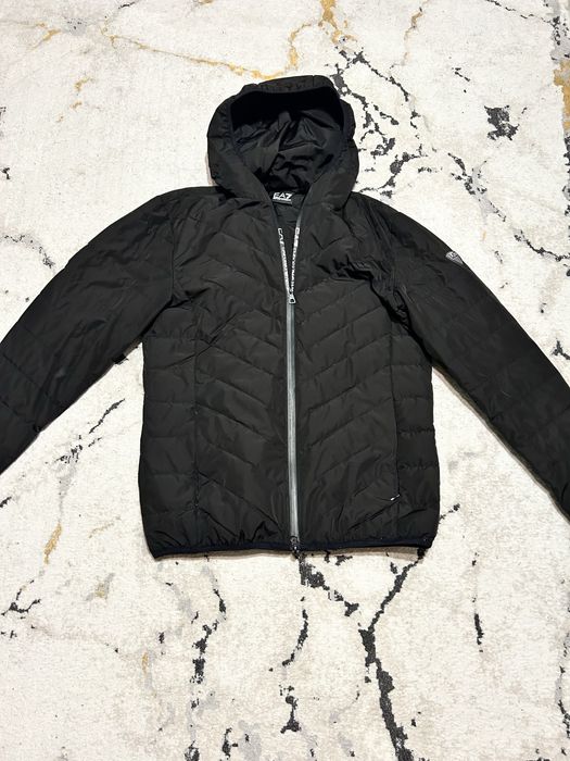 Vand geaca EA7 neagra